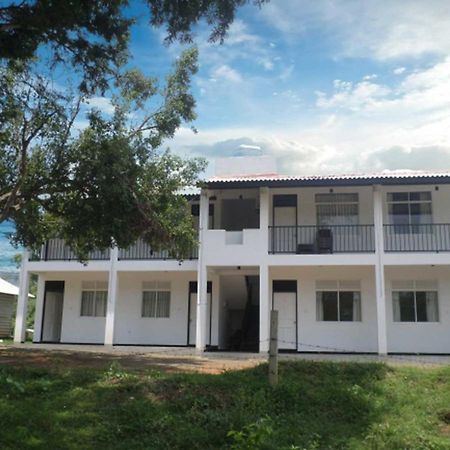 Romana Rest Kataragama Luaran gambar